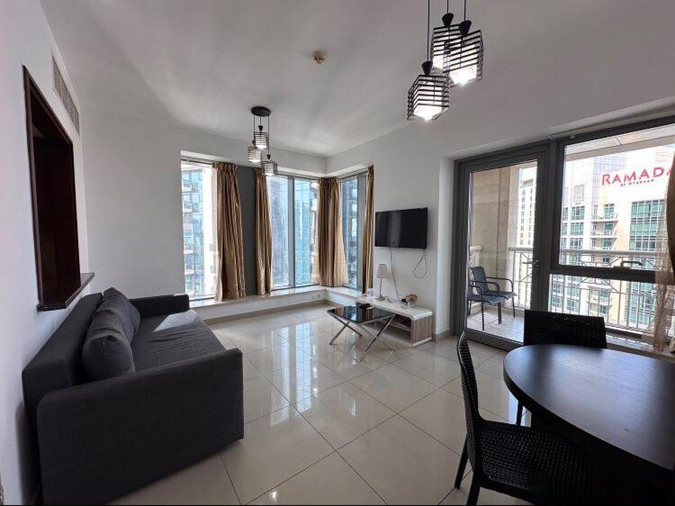 Downtown Apartments With Fountain And Burj Khalifa View Dubaj Kültér fotó
